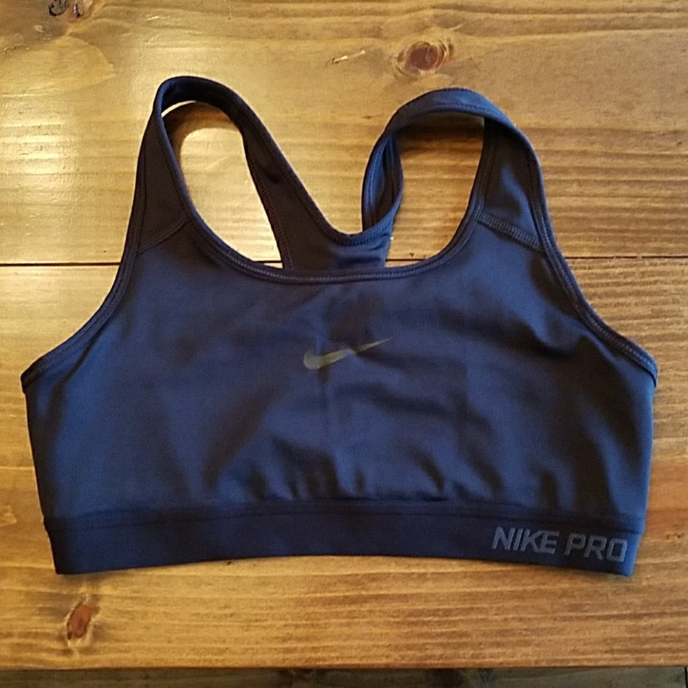 Nike sports bra, medium